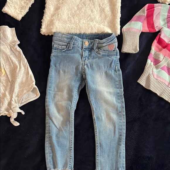 Cozy White Fuzzy Kids Top Lot 509 - Picture 5 of 5